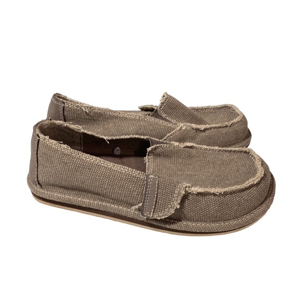 Boys Casual Slip On Canvas Shoes Size 3 Brown - Picture 1 of 5
